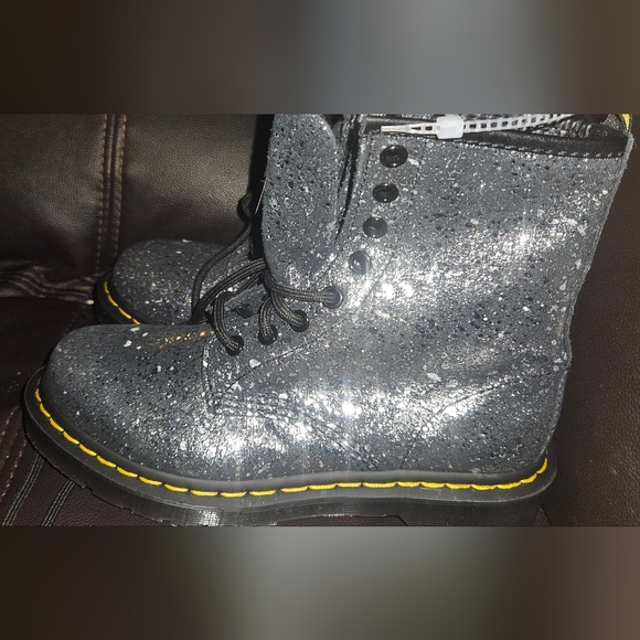NWOT Dr. MARTENS 1460 Pascal Metallic Splatter Suede Women's size 6 Combat Boots - Picture 7 of 12